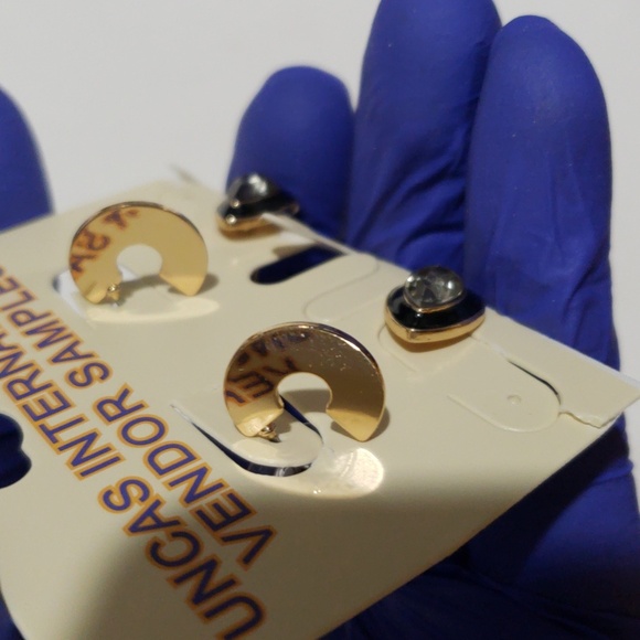 Elegant Set of 2 Gold tone Stud, Hoop Earrings - Stylish Women's Fashion Jewelry - Picture 7 of 9